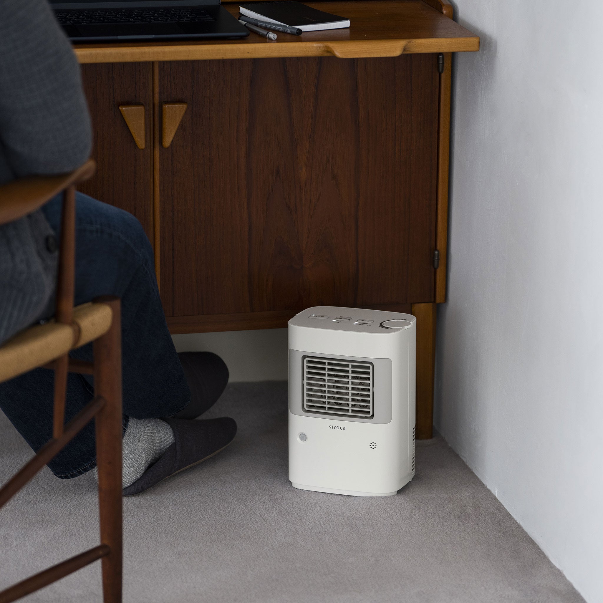 温度調節・人感センサー付き 足元ヒーター まめポカ SH-T251