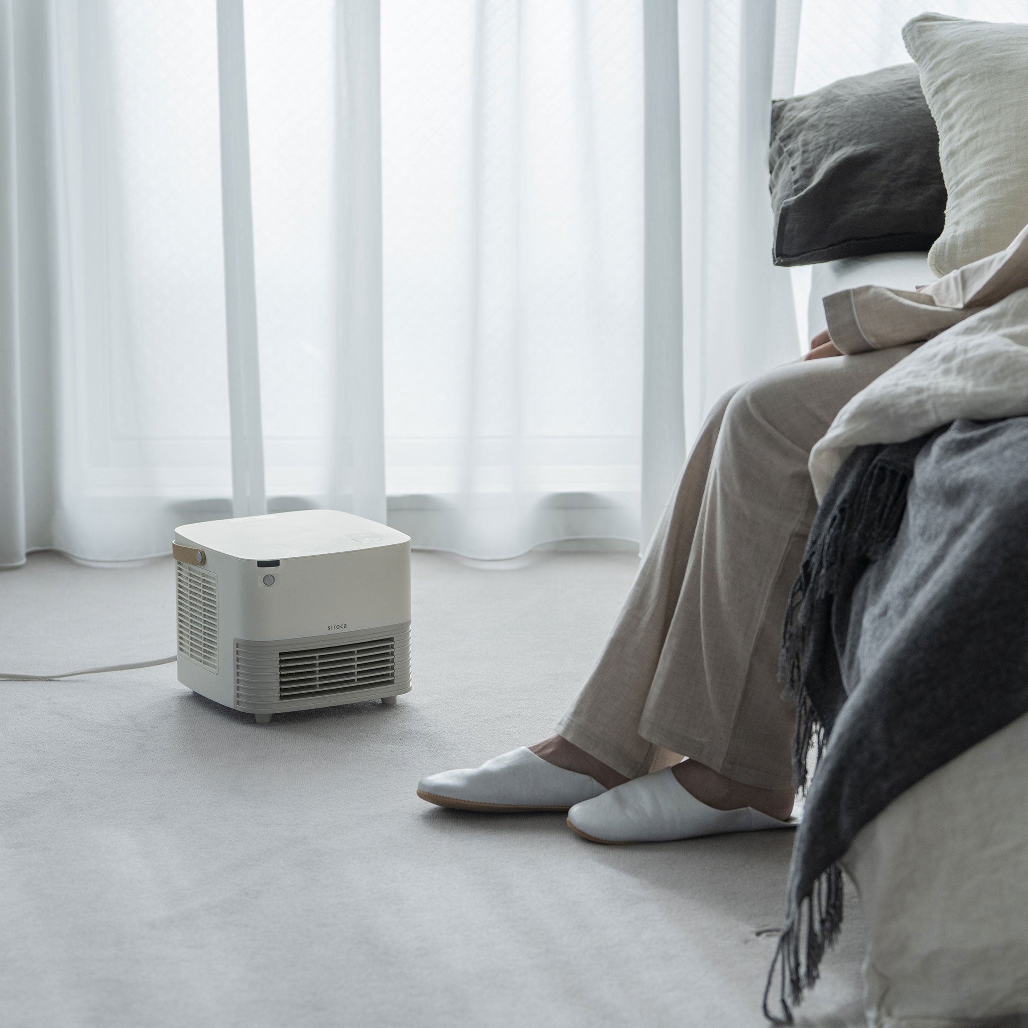 [温度表示付き] 人感センサー付き セラミックファンヒーター ポカCUBE SH-CF251